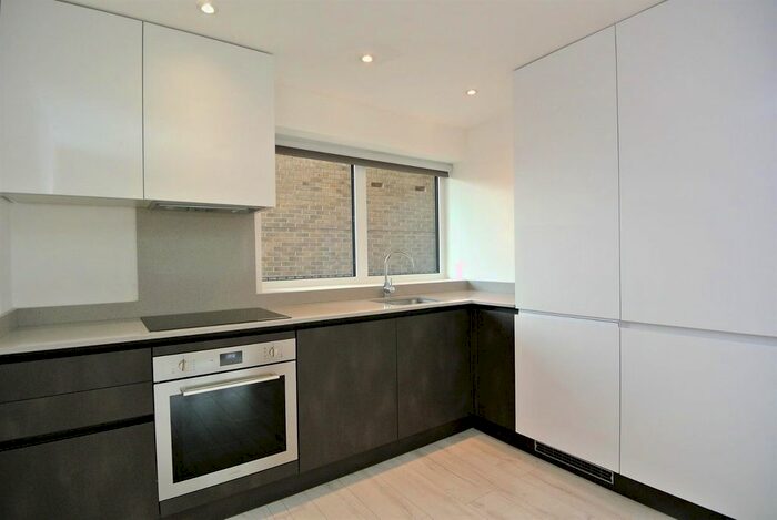 1 Bedroom Flat To Rent In Woodthorpe Road, Ashford, TW15