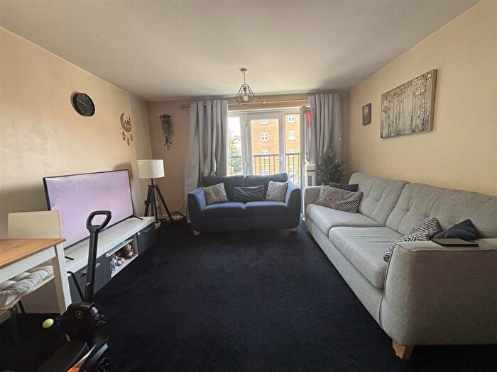 2 Bedroom Apartment For Sale In Wyncliffe Gardens, CF23