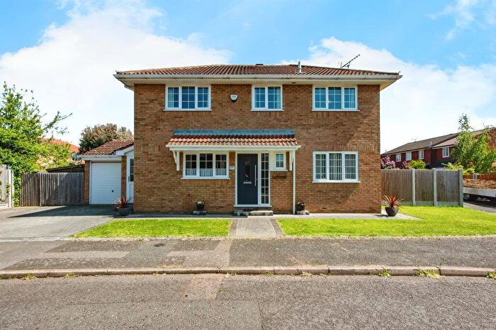 4 Bedroom Detached House To Rent In Medlar Road, Grays, London, RM17