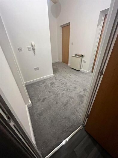 2 Bedroom Flat To Rent In Calder Court, Town Hall Street East, Halifax, HX1