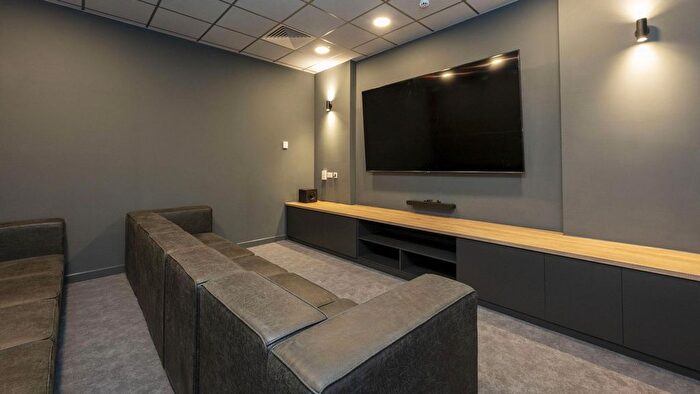 1 Bedroom Flat To Rent In Oxford Place, Manchester, M14