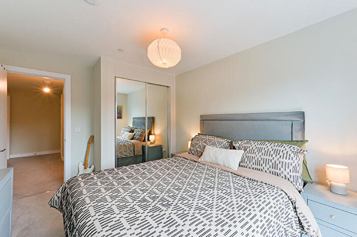 2 Bedroom Apartment To Rent In Weavers Yard, Newbury Newbury, RG14