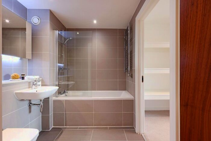 1 Bedroom Flat To Rent In Sutton Court Road, Sutton, Surrey, SM1