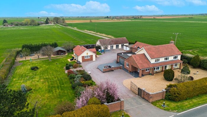 5 Bedroom Detached House For Sale In Spalding Road, Bourne, Lincolnshire, PE10