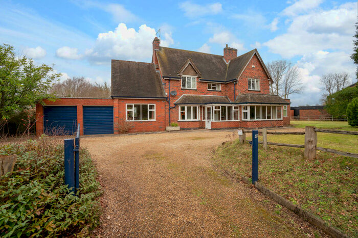 3 Bedroom Detached House For Sale In Offchurch Lane, Radford Semele, Warwickshire, CV31