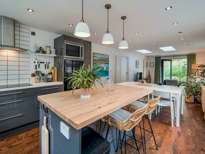 3 Bedroom Bungalow To Rent In Worsley Lane, Gurnard, PO31