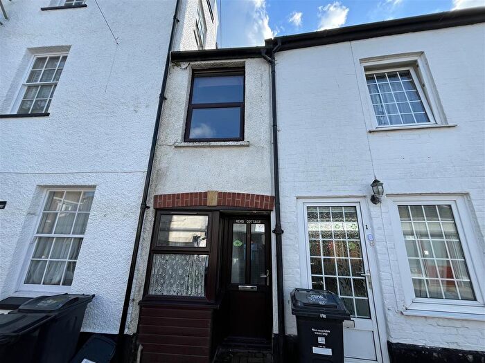 Property To Rent In Market Square, Axminster, Devon, EX13