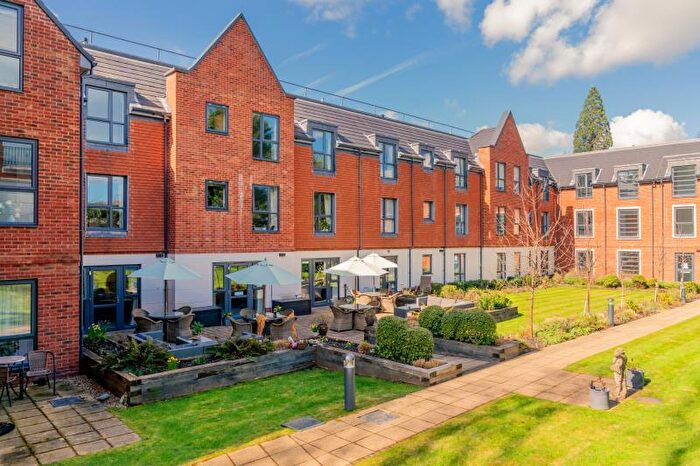 1 Bedroom Retirement Property To Rent In Duke's Ride, Crowthorne, Berkshire, RG45