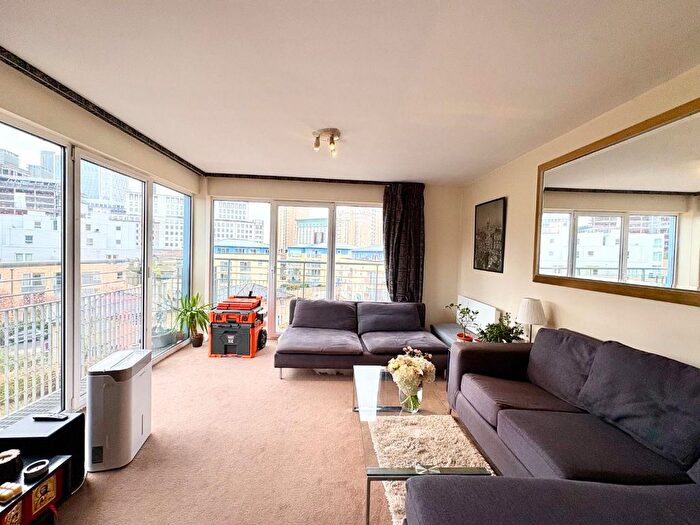 2 Bedroom Flat To Rent In Premiere Place, Canary Wharf, London, E14