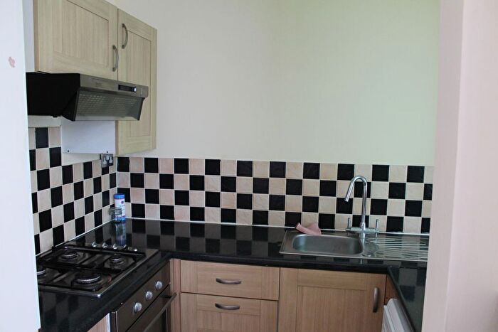 2 Bedroom Flat To Rent In Heath Park Road, Romford, RM2