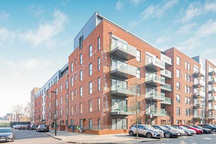 1 Bedroom Flat To Rent In Tewkesbury Road, West Ealing, W13