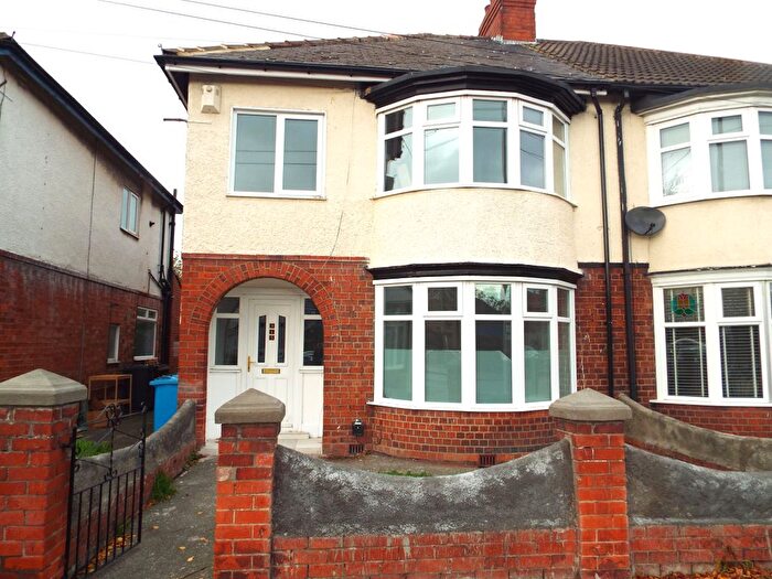3 Bedroom Semi Detached House For Sale In Chanterlands Avenue, Hull, HU5