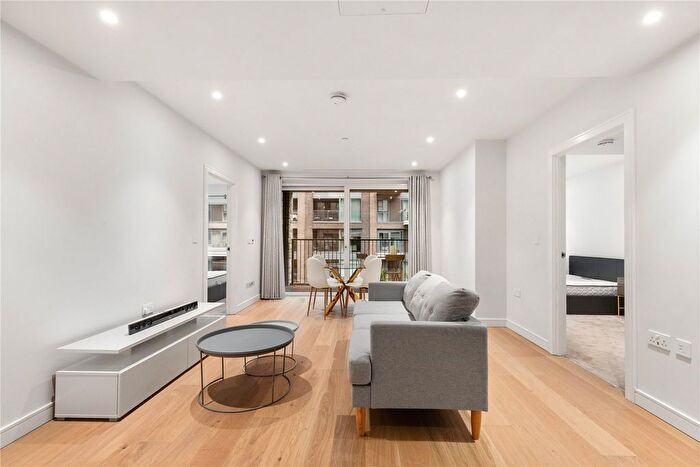 2 Bedroom Flat To Rent In Fairwater House, Chelsea Creek, London, SW6