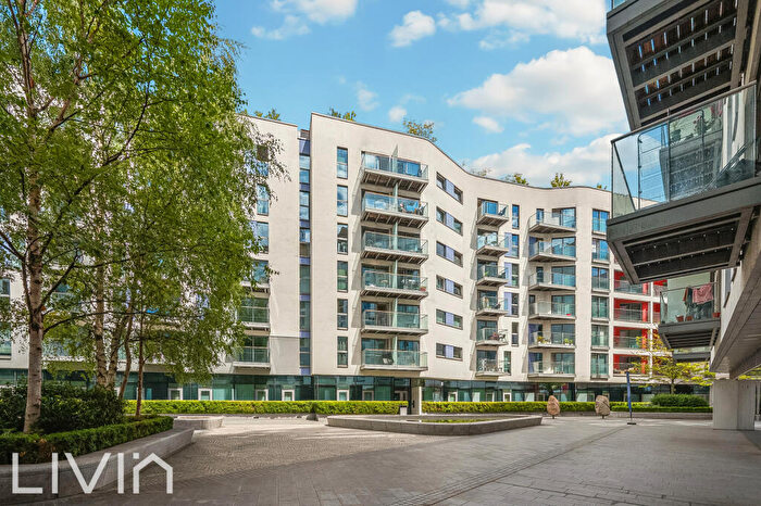 2 Bedroom Flat To Rent In Waterhouse Apartments, Croydon, CR0