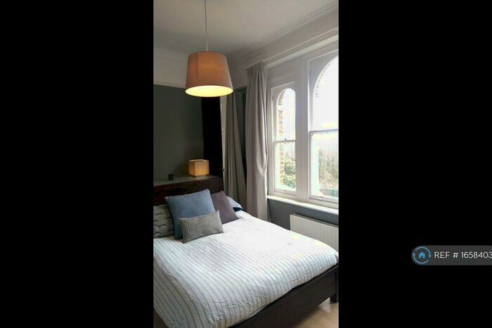 3 Bedroom Flat To Rent In Tressillian Road, London, SE4