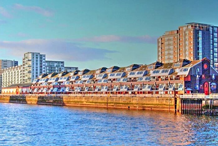 2 Bedroom Flat To Rent In Lancefield Quay, Glasgow, G3