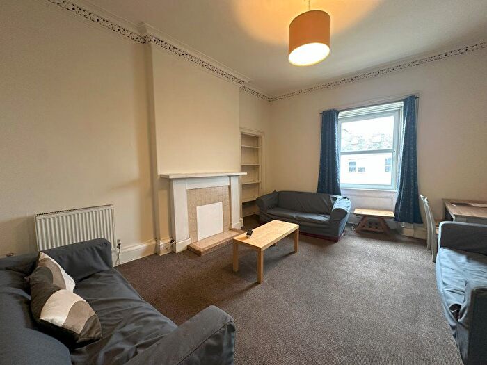 3 Bedroom Flat To Rent In Leith Walk, Edinburgh, EH6