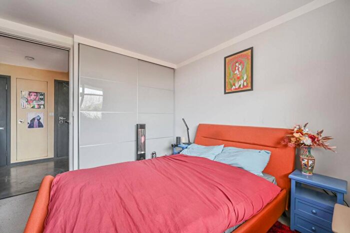 1 Bedroom Flat To Rent In Shaw Court, Clapham Junction, London, SW11