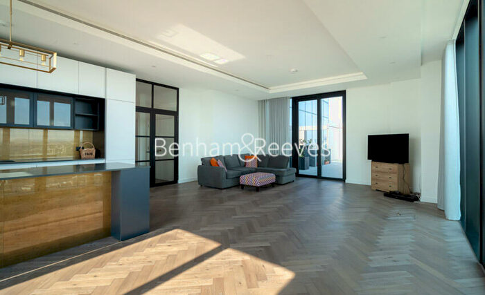 3 Bedroom Apartment To Rent In Gauging Square, Wapping, E1W