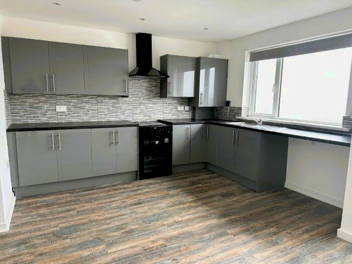 2 Bedroom Property To Rent In Manor Road, Blackwood, NP12