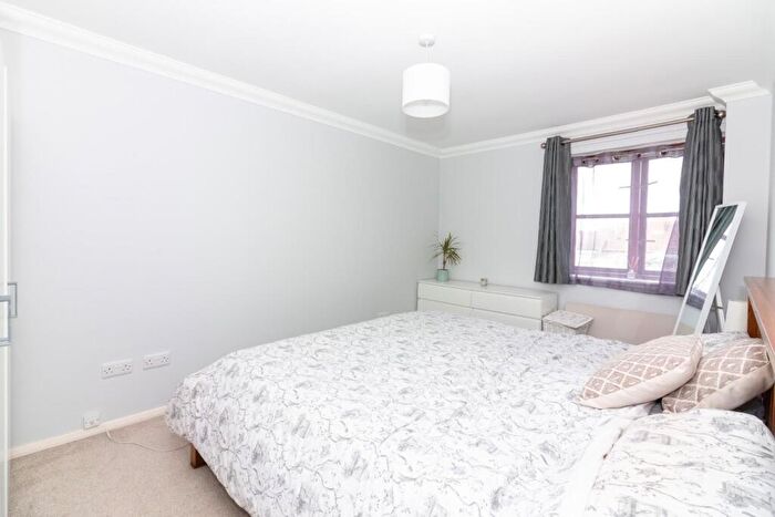 2 Bedroom Flat To Rent In Victoria Court, South Street, Lancing, BN15