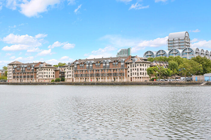 3 Bedroom Maisonette For Sale In Rope Street, Canada Water, SE16