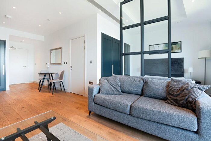 Apartment To Rent In City Island Way, London, E14