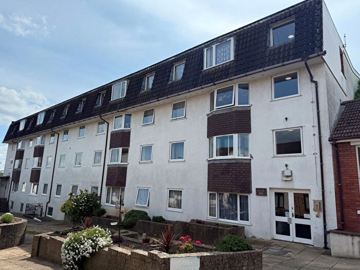 2 Bedroom Flat To Rent In The Avenue, Yeovil, BA21