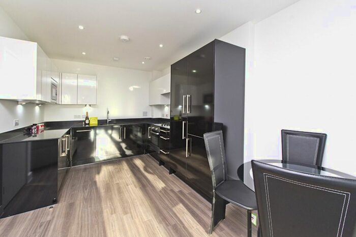2 Bedroom Flat To Rent In Porter Building, Spa Road, London, SE16