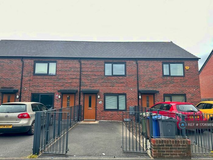 2 Bedroom Terraced House To Rent In Wenlock Way, Manchester, M12