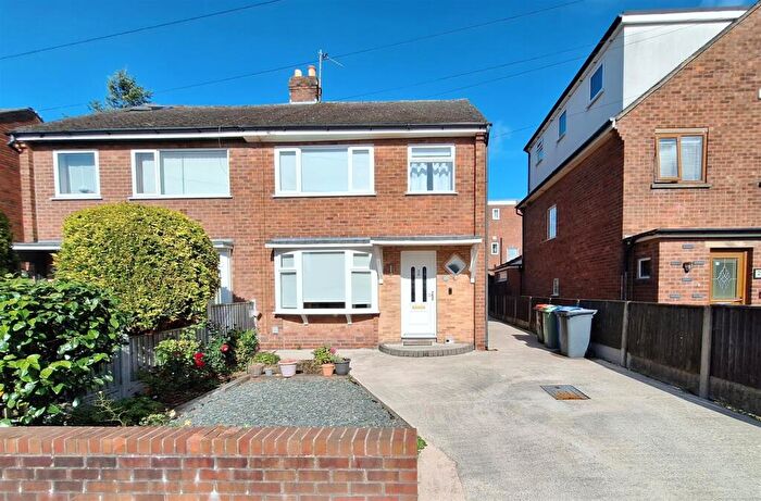 3 Bedroom Semi-Detached House For Sale In Raybourne Avenue, Poulton-Le-Fylde, FY6