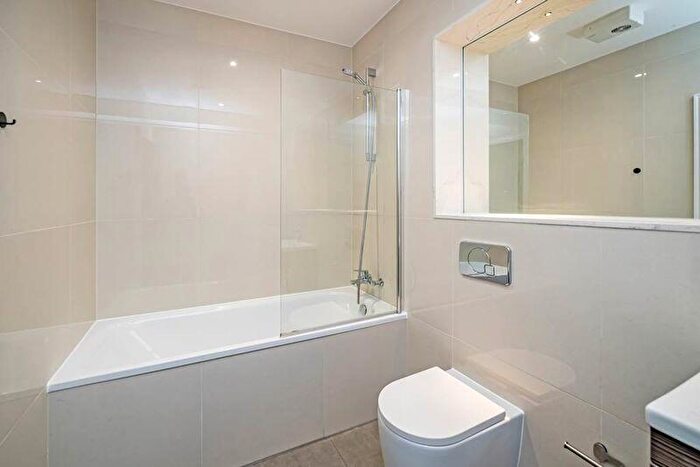 2 Bedroom Flat To Rent In Churchill House, London Road, Slough, SL3