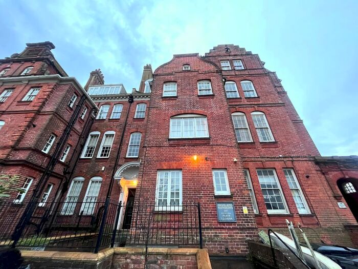 2 Bedroom Flat To Rent In Pevensey Road, St. Leonards-On-Sea, TN38