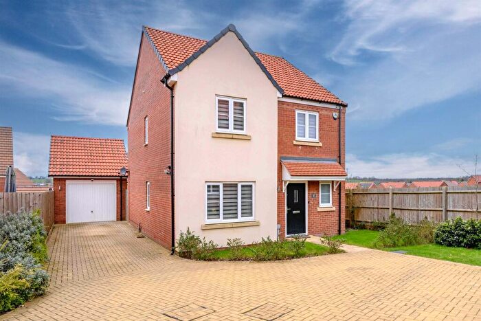 4 Bedroom Detached House For Sale In Atkinson Drive, Kettering, NN15