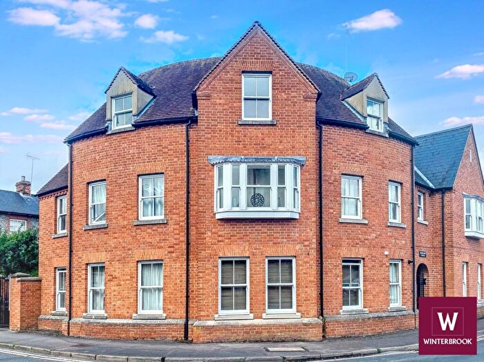 2 Bedroom Apartment For Sale In Spyers Court, Wallingford, OX10