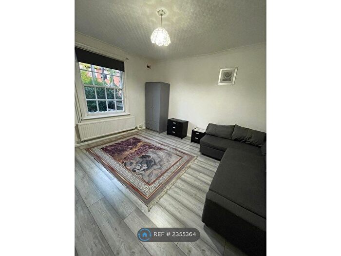4 Bedroom Semi-Detached House To Rent In Bedwell Road, London, N17