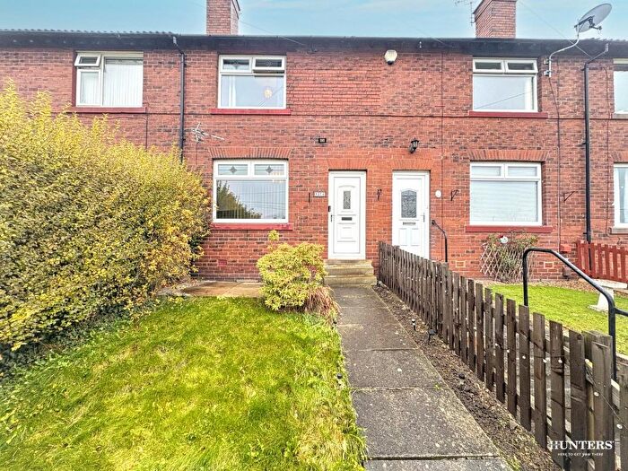 2 Bedroom Terraced House For Sale In Heckmondwike Road, Dewsbury, WF13