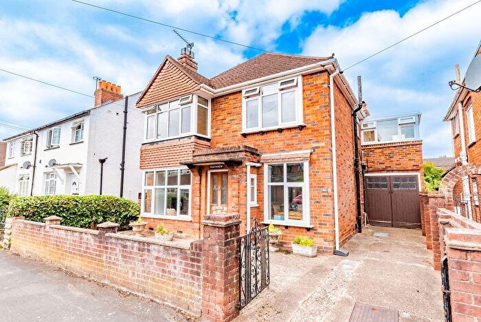 2 Bedroom Property For Sale In Avondale Road, Aldershot, GU11