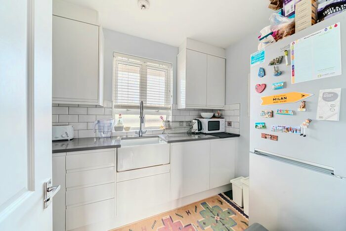 1 Bedroom Flat To Rent In Fortnam Road, London, N19