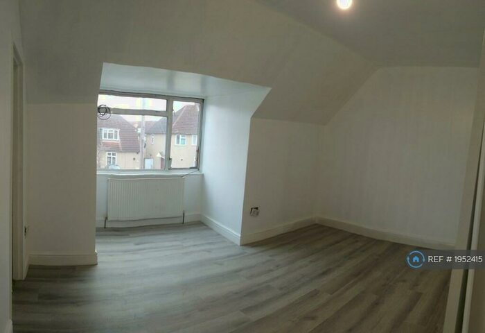1 Bedroom Flat To Rent In Winmill Road, Dagenham, RM8