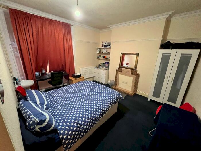 4 Bedroom House To Rent In Warwick Road, Bristol, BS6