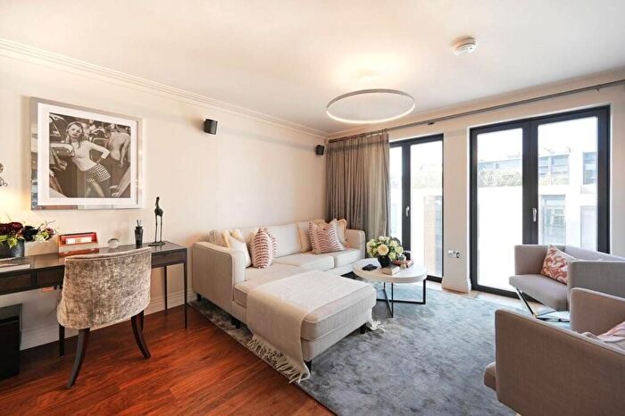 2 Bedroom Flat To Rent In Fulham Road, Fulham, London, SW3