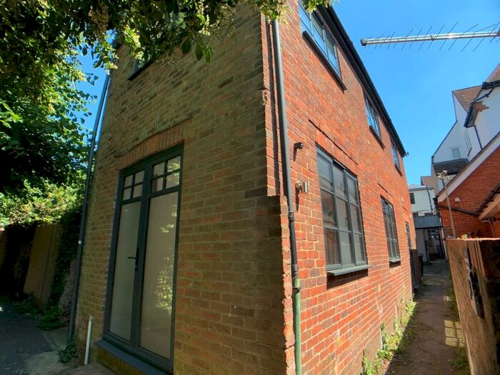2 Bedroom End Of Terrace House To Rent In Woodyer Walk, Dorking, RH4