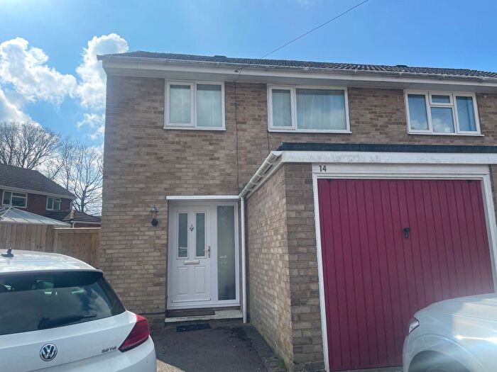 3 Bedroom End Of Terrace House To Rent In Mannings Close, Crawley, RH10
