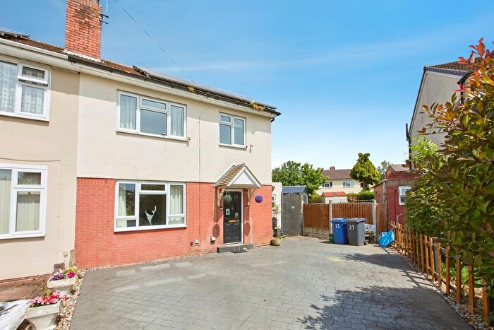 3 Bedroom Semi Detached House For Sale In Cumberland Road, Burton-On-Trent, DE15