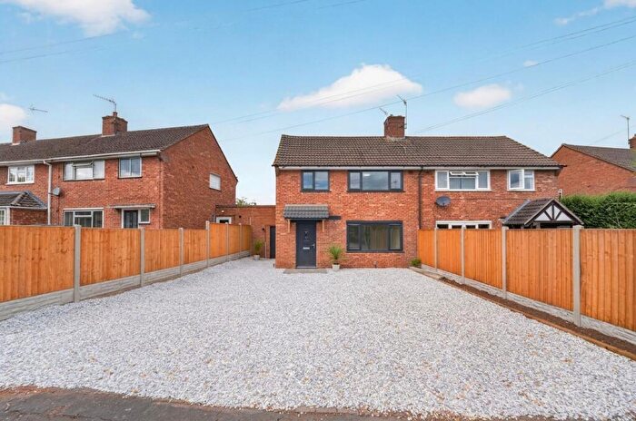 3 Bedroom Semi Detached House For Sale In South Green Drive, Stratford-Upon-Avon, CV37