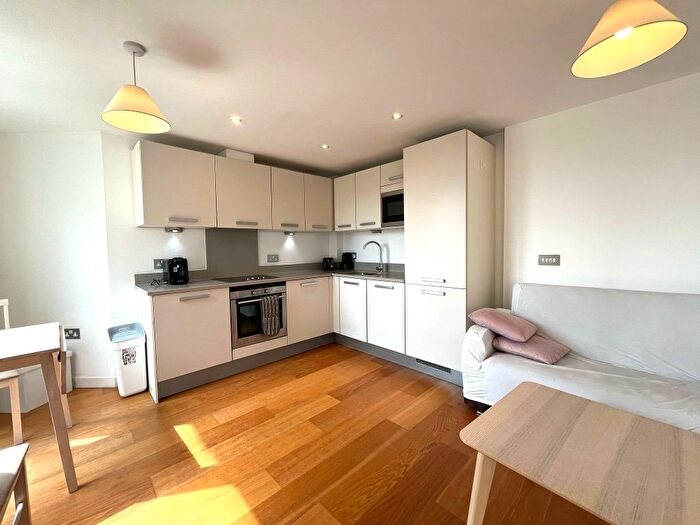 1 Bedroom Flat To Rent In Pavillion House Water Garden Square, London, SE16
