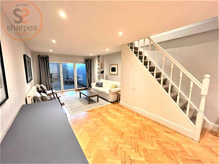 3 Bedroom Property To Rent In Lyham Road, Brixton, London, SW2