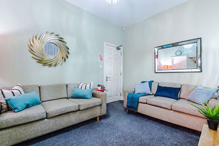 5 Bedroom Terraced House To Rent In Sherwin Road, Nottingham, NG7