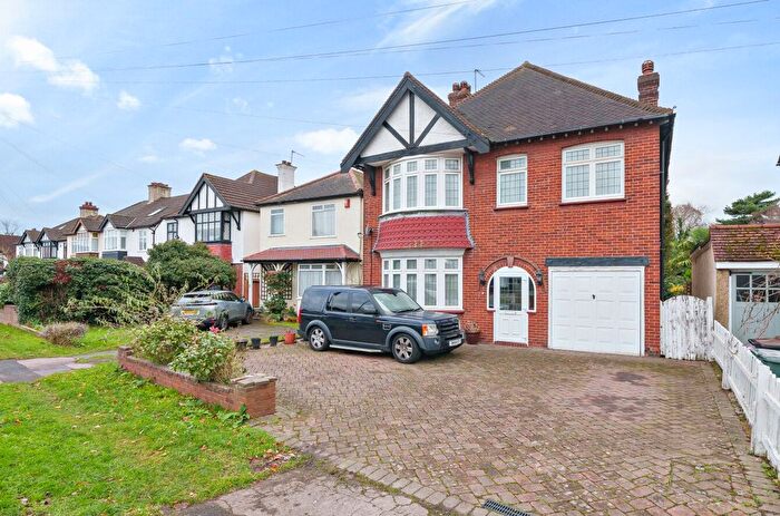 4 Bedroom Detached House For Sale In Chislehurst Road, Petts Wood, Orpington, BR6